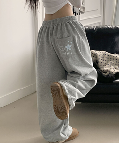 MADE특가 위시 융기모 유니크 엔젤스타 프린팅 사이드 절개 밑단 스트링 롱 와이드 트레이닝 팬츠 그레이