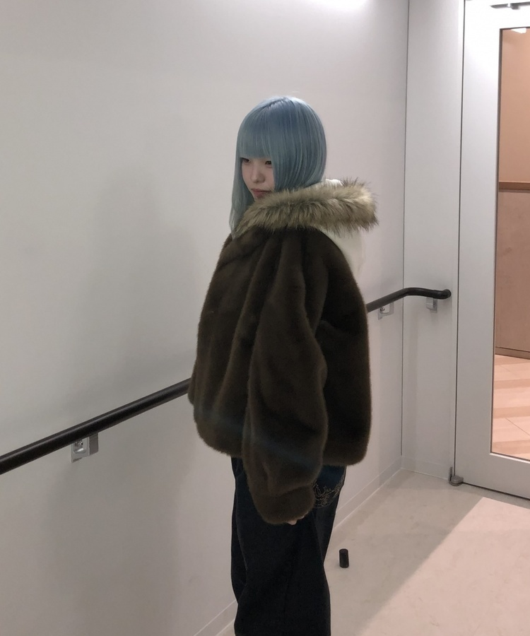 클리스 털 후크 퍼 자켓