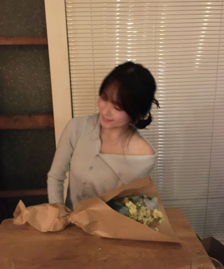 오프숄더 언발 골지 니트 소라