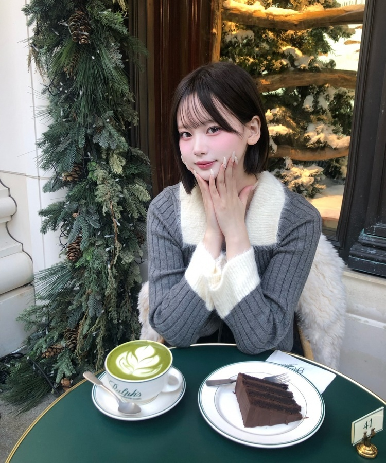 페이크퍼 앙고라 카라 니트 그레이