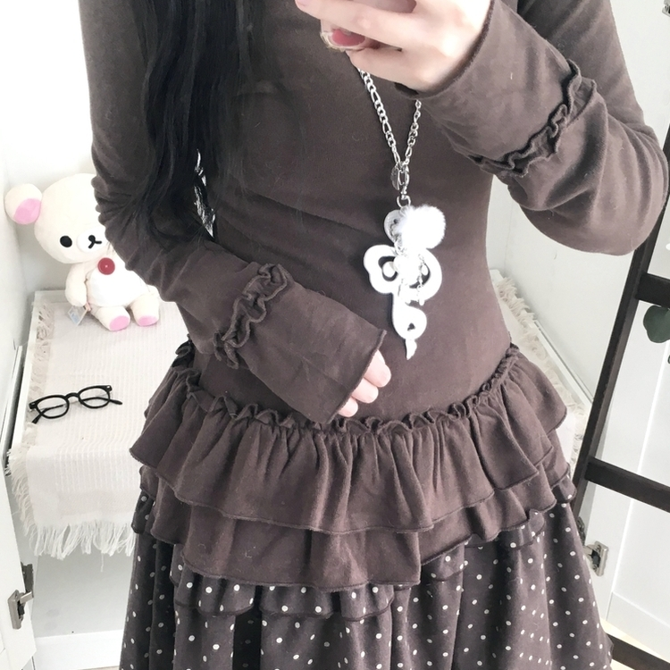 완전 부드러운 낙낙핏 부들부들 레이어드 캉캉 프릴 폴라 긴팔 티셔츠 밤색