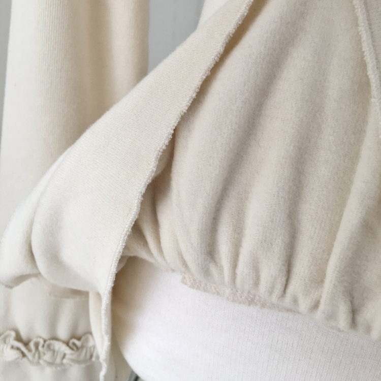 완전 부드러운 낙낙핏 부들부들 레이어드 캉캉 프릴 폴라 긴팔 티셔츠