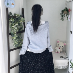 울6 폼폼 플라워 빈티지 레이어드 오프숄더 언발 오버핏 니트  소라