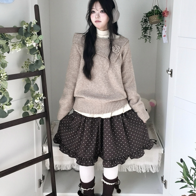 울6 폼폼 플라워 빈티지 레이어드 오프숄더 언발 오버핏 니트  베이지