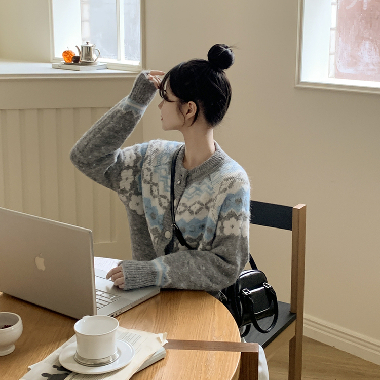 눈꽃 라운드넥 루즈핏 겨울 니트