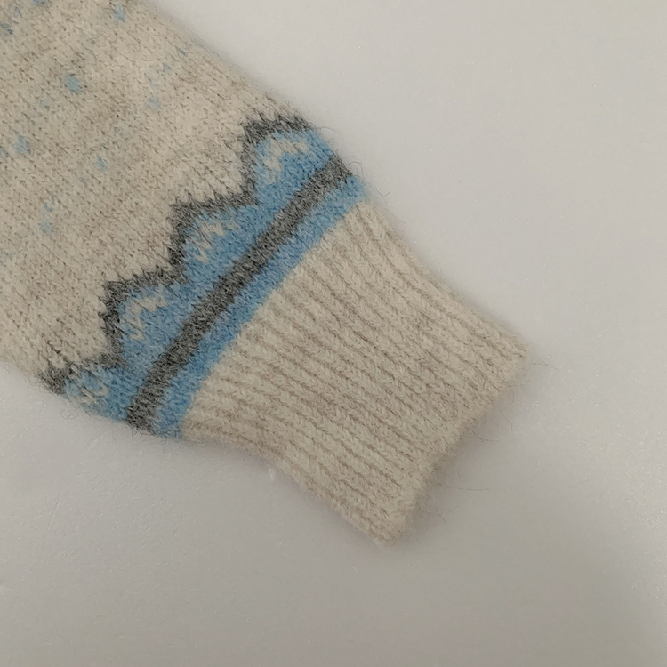 눈꽃 라운드넥 루즈핏 겨울 니트