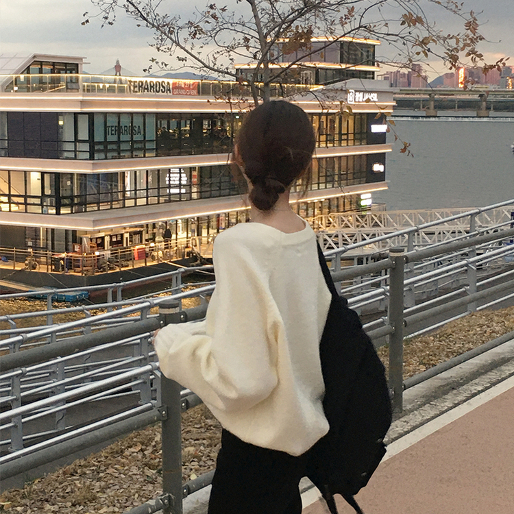 3가지 사이즈 지니 라운드 오버핏 울 겨울 긴팔 니트 화이트