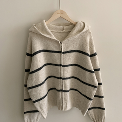 ストライプルーズニットフードジップアップ