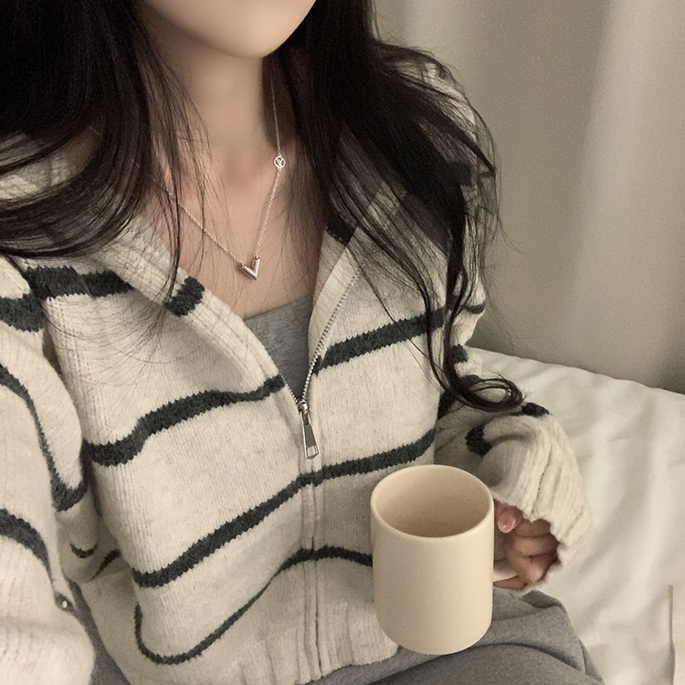 ストライプルーズニットフードジップアップ BEIGE