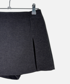 サイドスリットミニスカートパンツ