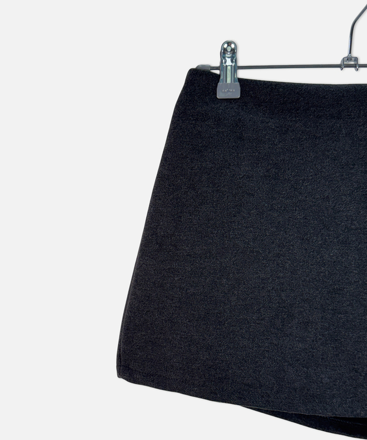 サイドスリットミニスカートパンツ