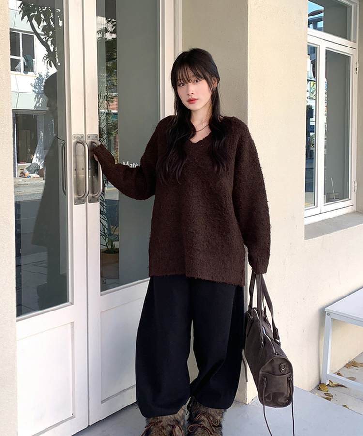 보송부클브이넥니트 브라운