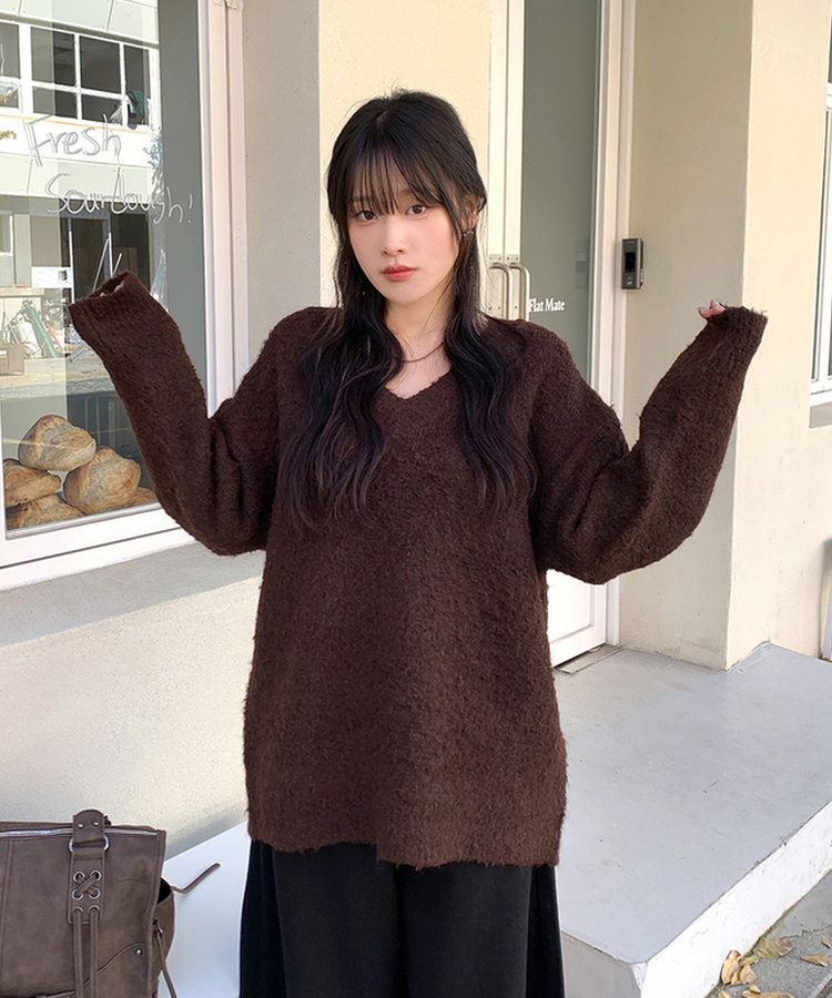 보송부클브이넥니트 브라운