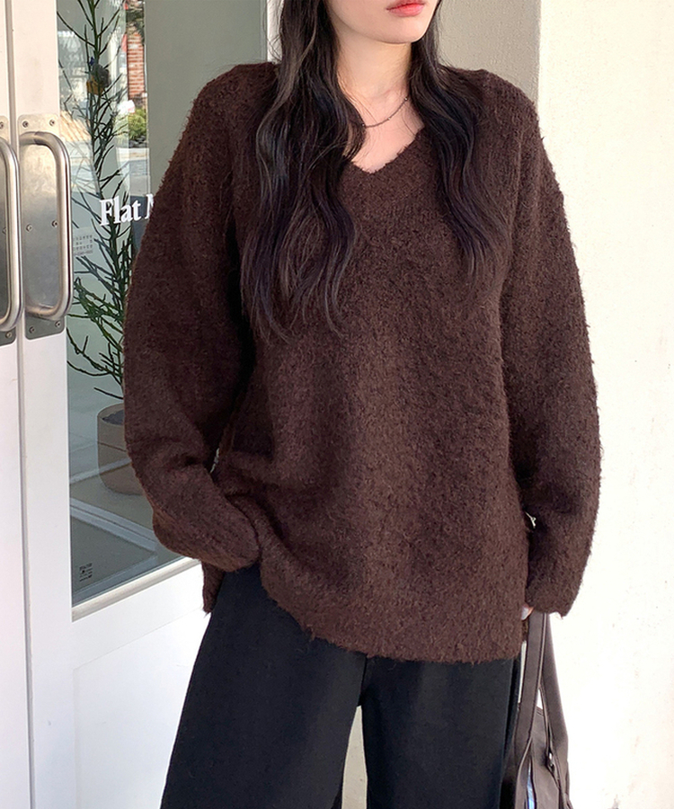 보송부클브이넥니트 브라운