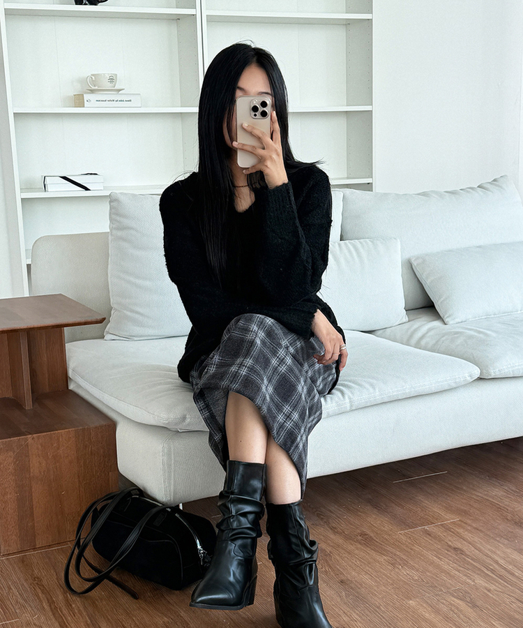 보송부클브이넥니트 블랙