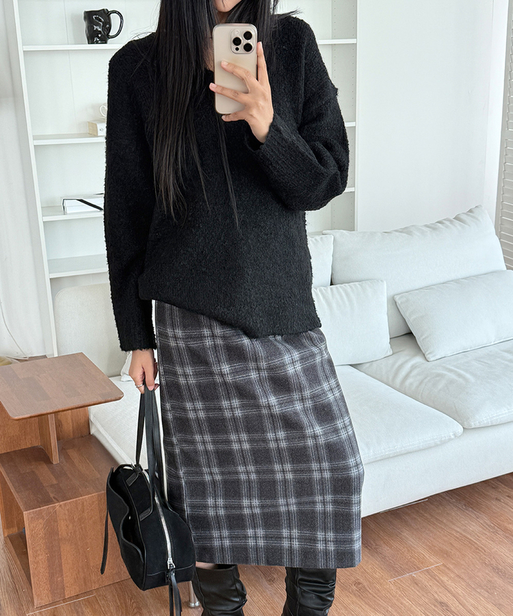 보송부클브이넥니트 블랙