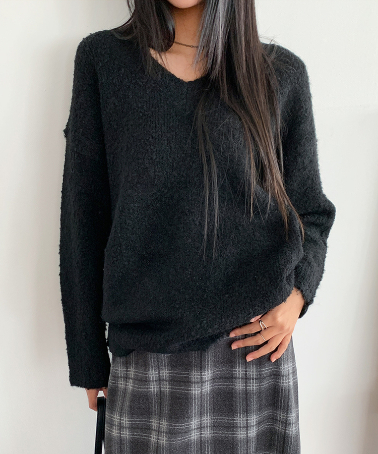 보송부클브이넥니트 블랙