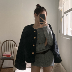 단비 페이크 퍼 금장 밍크 노카라 자켓 블랙