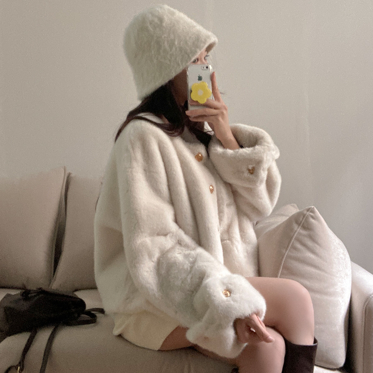 단비 페이크 퍼 금장 밍크 노카라 자켓 아이보리