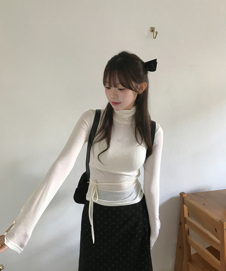 안젤라 버튼 폴라 탑 크림아이보리