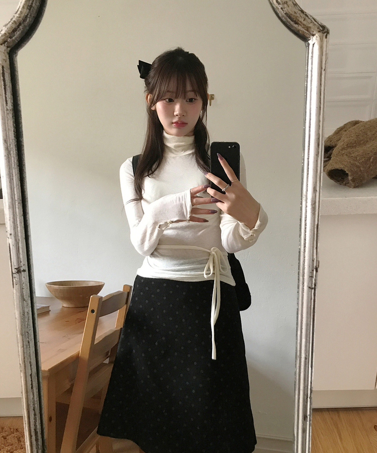 안젤라 버튼 폴라 탑 크림아이보리