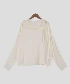 ムードブラウス