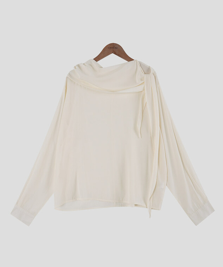 ムードブラウス