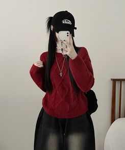 폭신꽈배기라운드세미크롭루즈핏긴팔니트 레드