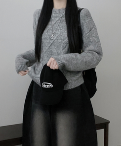 폭신꽈배기라운드세미크롭루즈핏긴팔니트 그레이