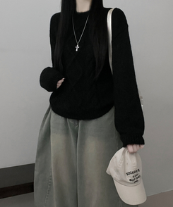 폭신꽈배기라운드세미크롭루즈핏긴팔니트 블랙