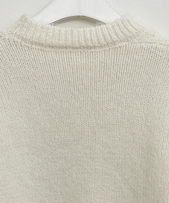 폭신꽈배기라운드세미크롭루즈핏긴팔니트