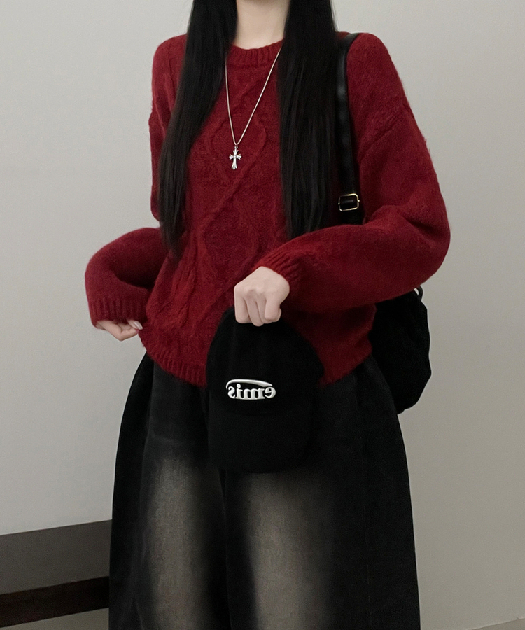 폭신꽈배기라운드세미크롭루즈핏긴팔니트 레드