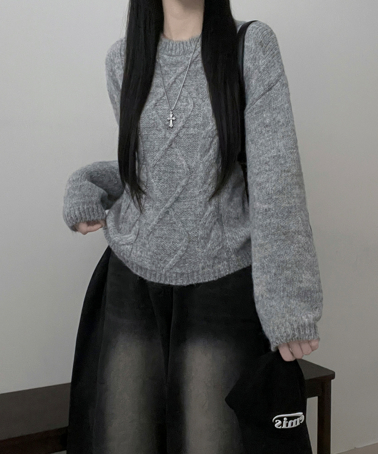 폭신꽈배기라운드세미크롭루즈핏긴팔니트 그레이