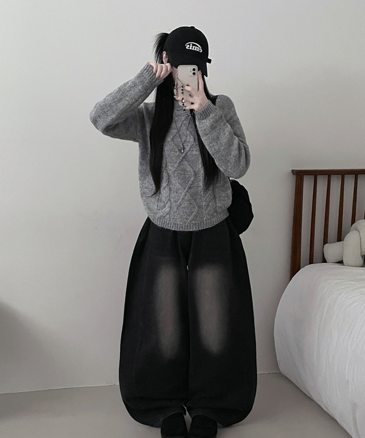 폭신꽈배기라운드세미크롭루즈핏긴팔니트 그레이