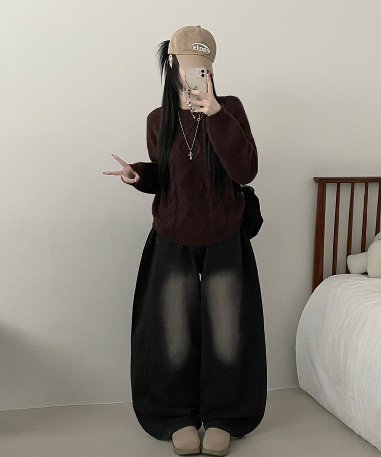 폭신꽈배기라운드세미크롭루즈핏긴팔니트 브라운