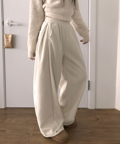 케스 기모안감 코듀로이 와이드 사이드핀턱 밴딩 팬츠 벌룬핏 아이보리