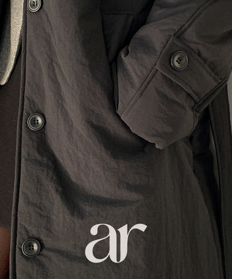 （通勤コーデアウター／着膨れゼロ♥）   トレンチ風ベルト付き 中綿ロングコート BLACK