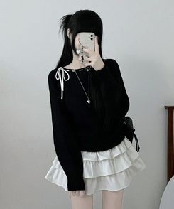 퍼린리본스티치보트넥세미크롭루즈핏니트 검정