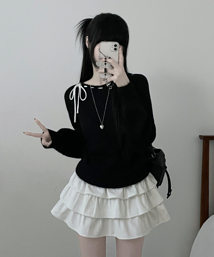 퍼린리본스티치보트넥세미크롭루즈핏니트 검정