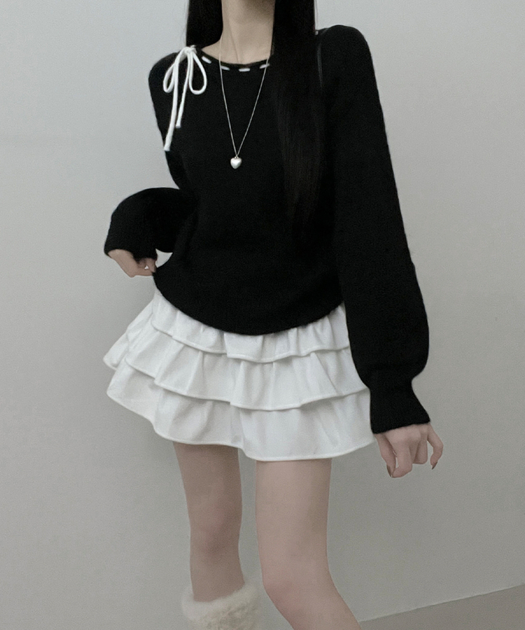 퍼린리본스티치보트넥세미크롭루즈핏니트 검정