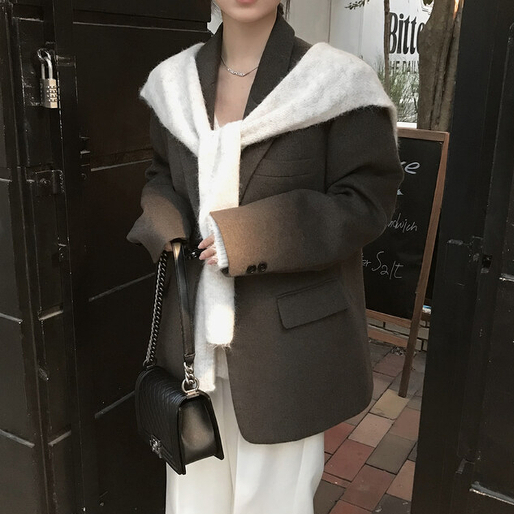 ふんわりムードショルダーニット LIGHT BEIGE