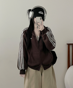 【起毛】レースラインペンダントハイネックジップアップ BROWN