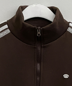 【起毛】レースラインペンダントハイネックジップアップ