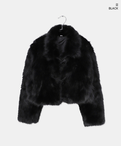 ボタンファーショートジャケット