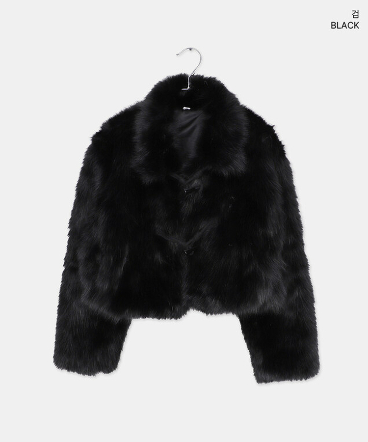 ボタンファーショートジャケット