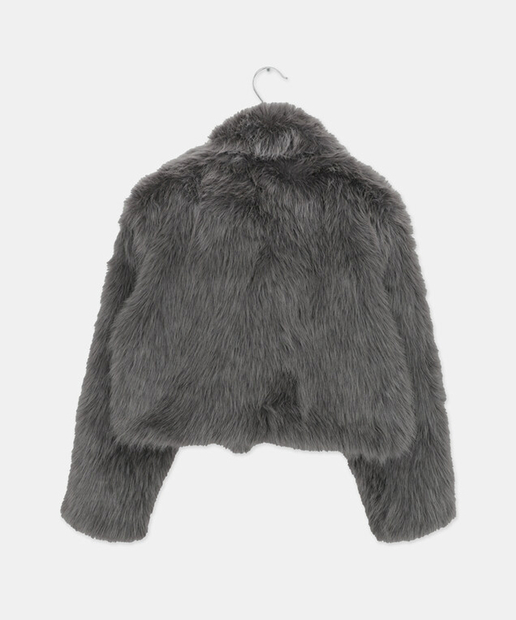 ボタンファーショートジャケット