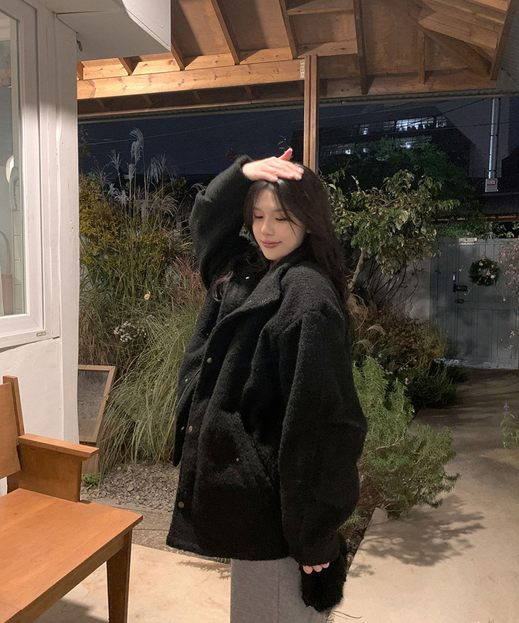 オーバーフィットハイネックハーフコート BLACK