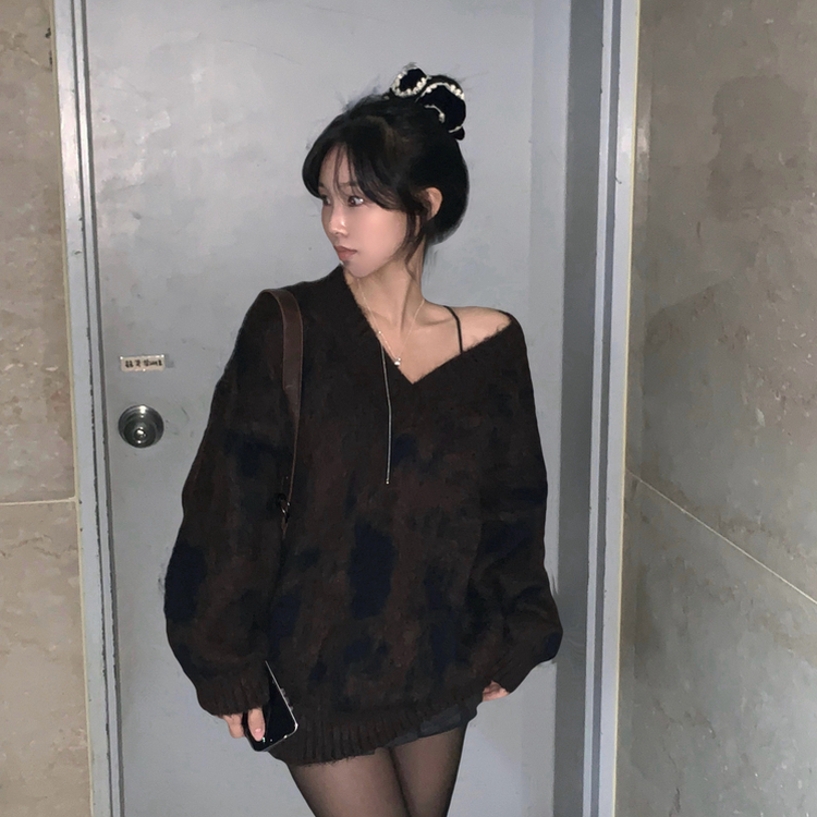 【まーしさま専用】モヘアVニット&amp;ワンピース ふんわり感がシーズンムードを高めるモヘア風Vネックニットワンピース
