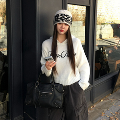 レタリングフードウールニット IVORY