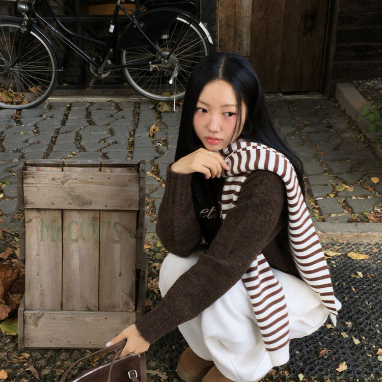 レタリングフードウールニット BROWN